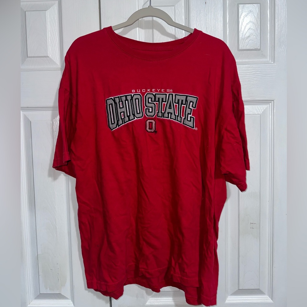 Men’s Red Ohio State Vintage T-Shirt.